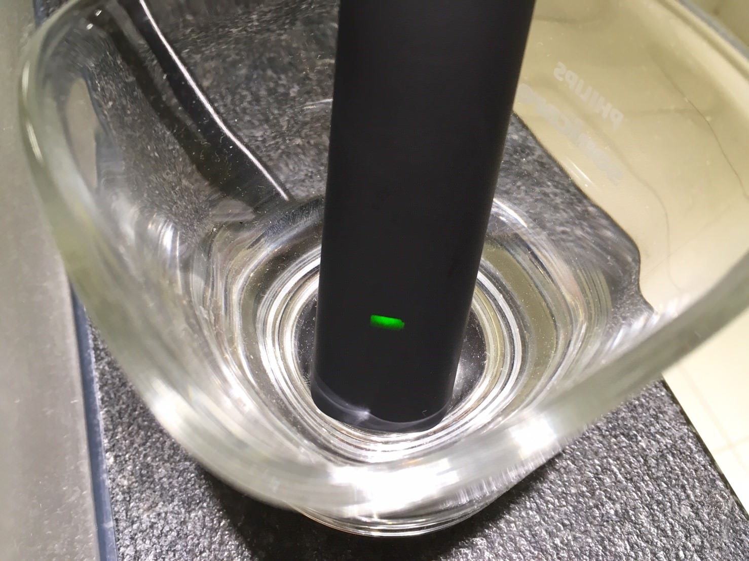 【牙齒保健】Philips Sonicare 飛利浦鑽石靚白音波震動牙刷開箱囉～美白清潔照護都交給它！