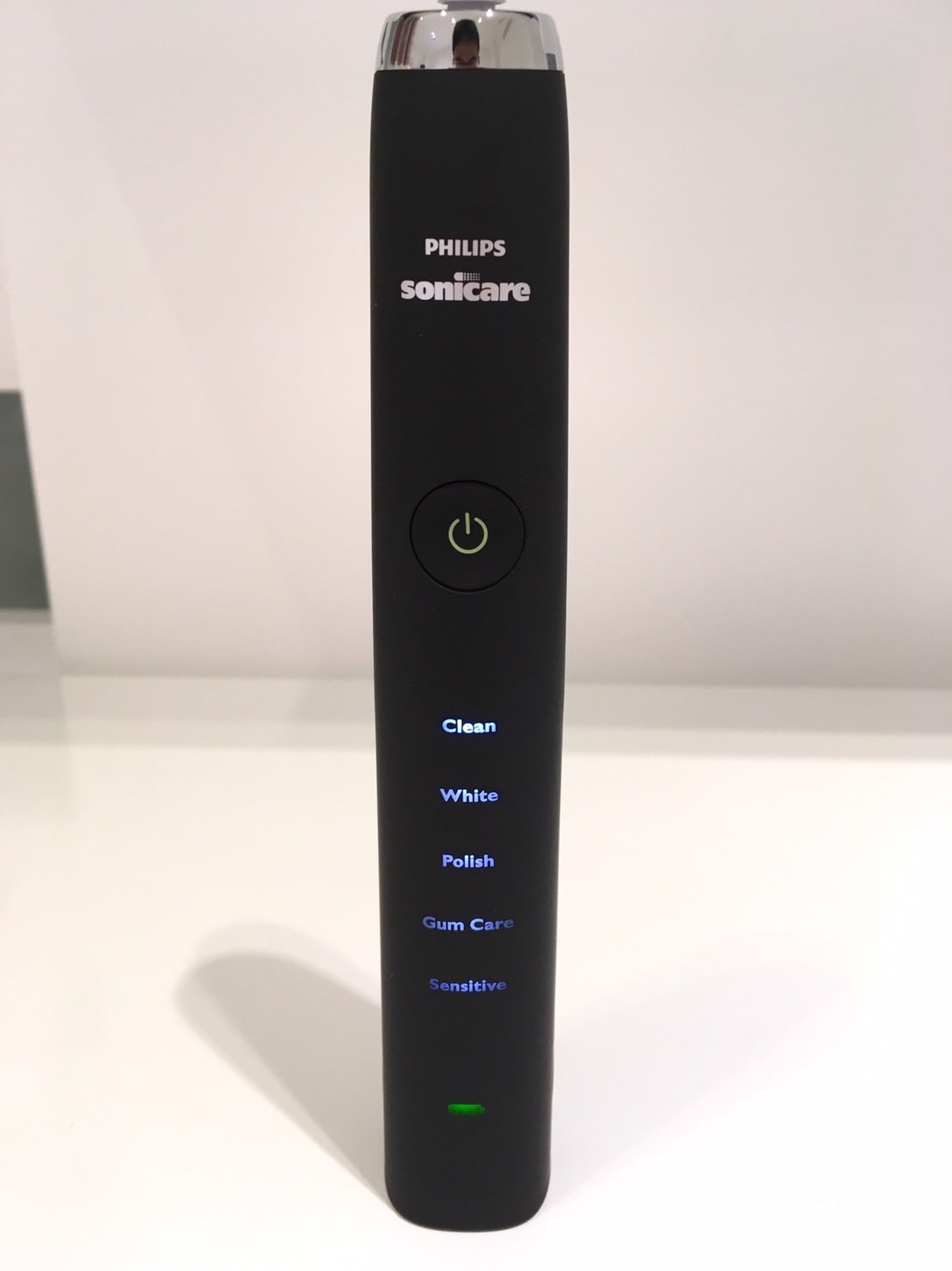 【牙齒保健】Philips Sonicare 飛利浦鑽石靚白音波震動牙刷開箱囉～美白清潔照護都交給它！