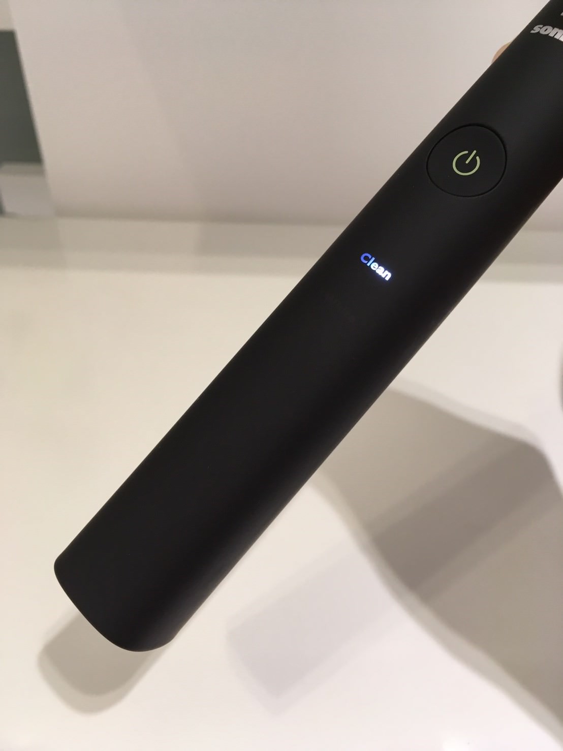 【牙齒保健】Philips Sonicare 飛利浦鑽石靚白音波震動牙刷開箱囉～美白清潔照護都交給它！