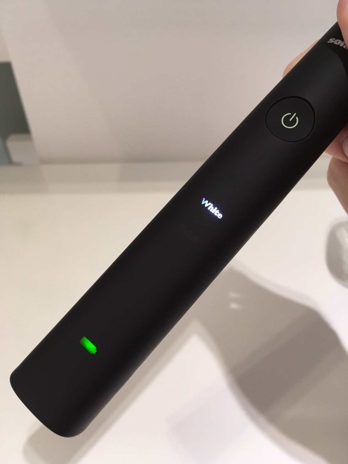 【牙齒保健】Philips Sonicare 飛利浦鑽石靚白音波震動牙刷開箱囉～美白清潔照護都交給它！