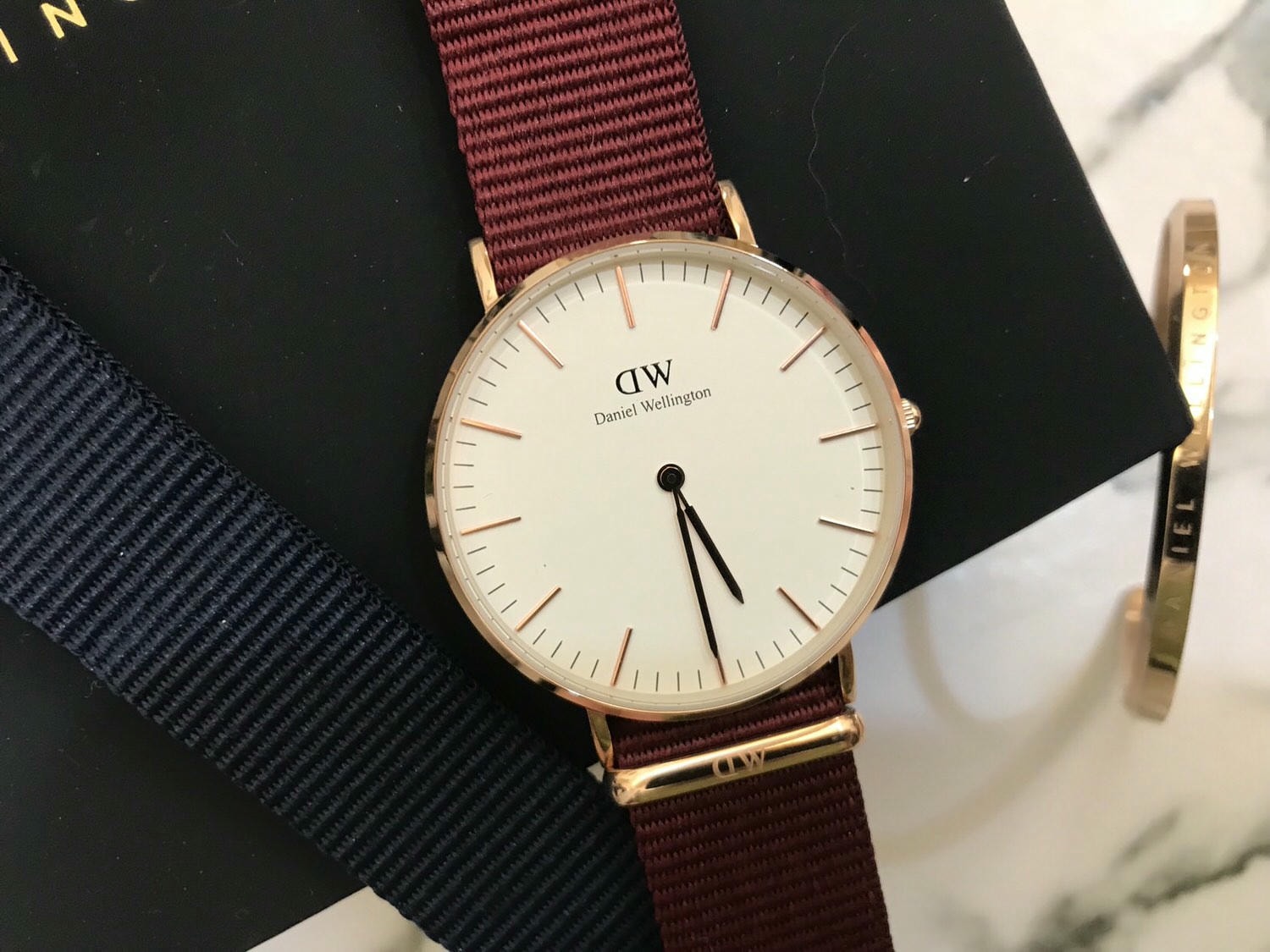 【愛穿搭】DW 2018 新款開箱｜Classic 新款腕錶 ♡ 寶石紅&午夜藍