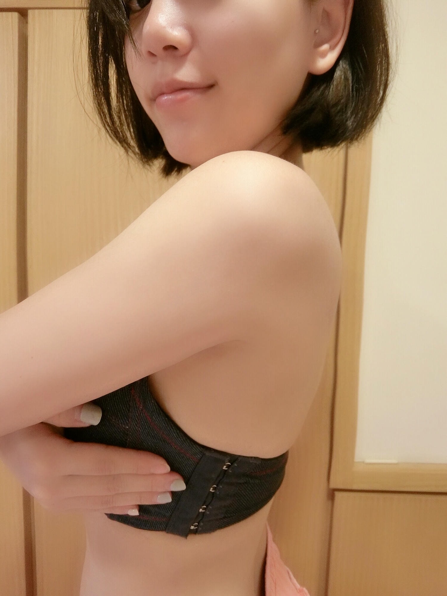 【愛穿搭】無肩帶內衣首選|夏日新色～beaulace薄蕾絲嚴選 日不落無肩帶內衣